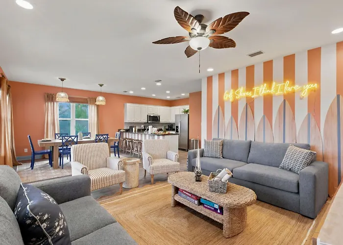 Holiday home Coastal Cove Escape Beach, Pool & Golf Cart
