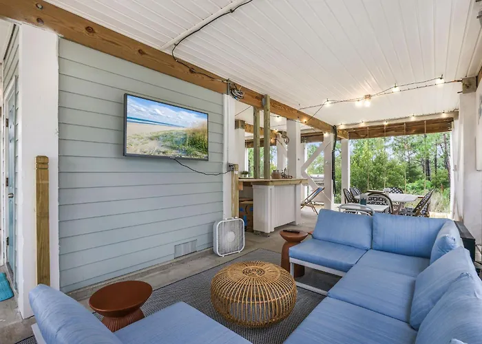 Holiday home Coastal Cove Escape Beach, Pool & Golf Cart *