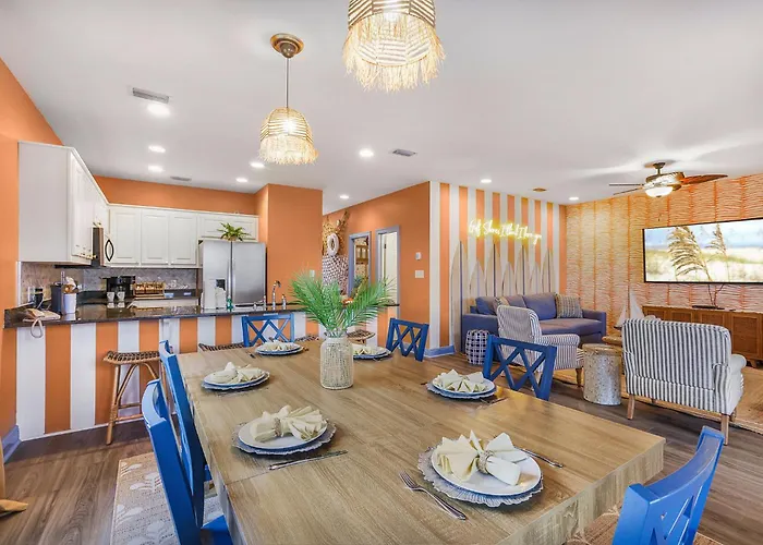 Coastal Cove Escape Beach, Pool & Golf Cart Holiday home